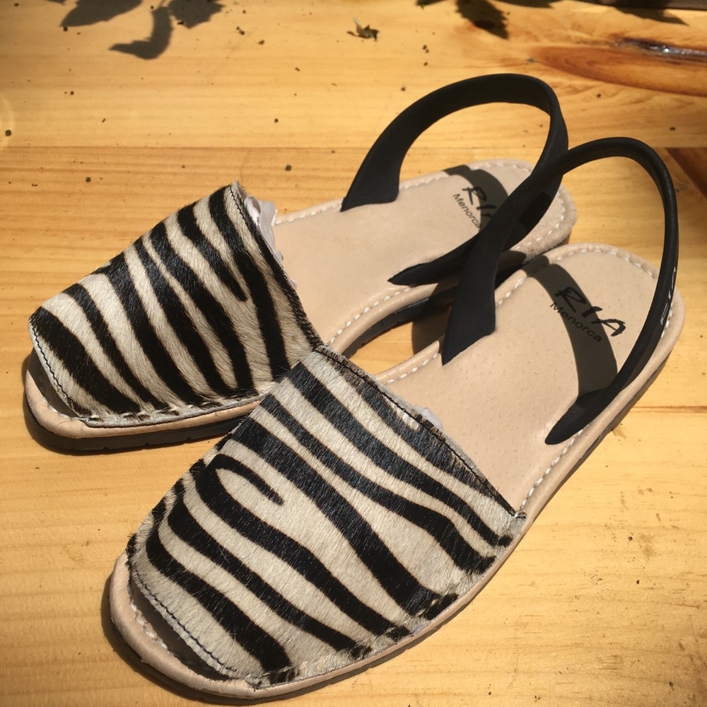 Ladies sandals
